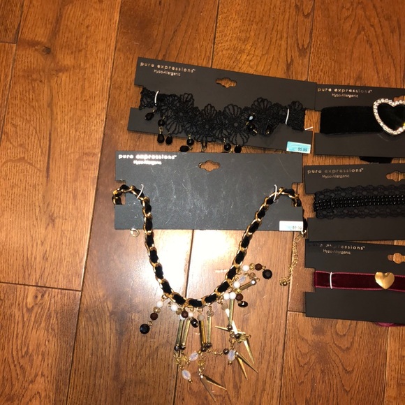 5pk choker set😍💕⚫️ - Picture 2 of 3